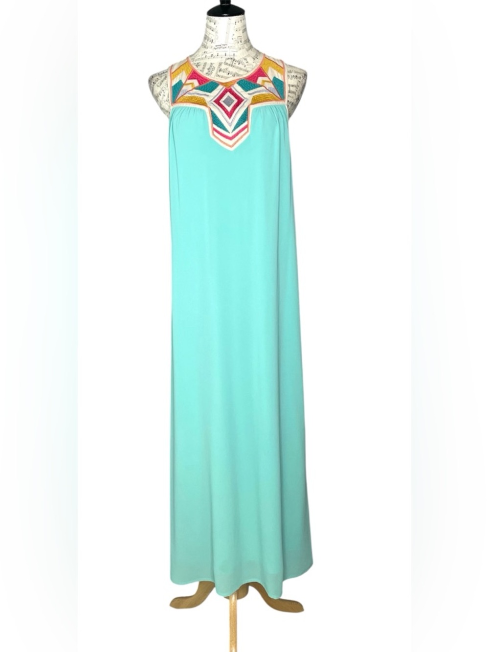 YAHADA Maxi Dress Embroidered Neckline M